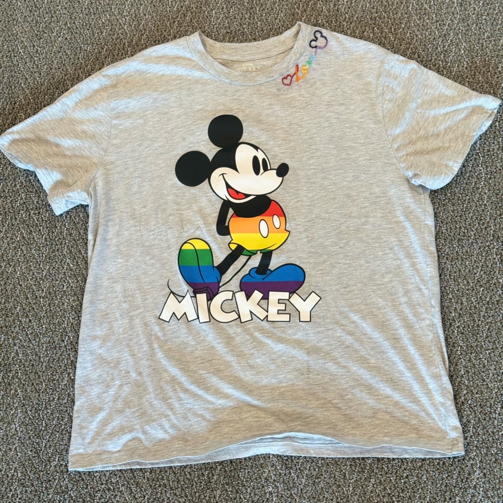 Pride Love mickey T-shirt customised
